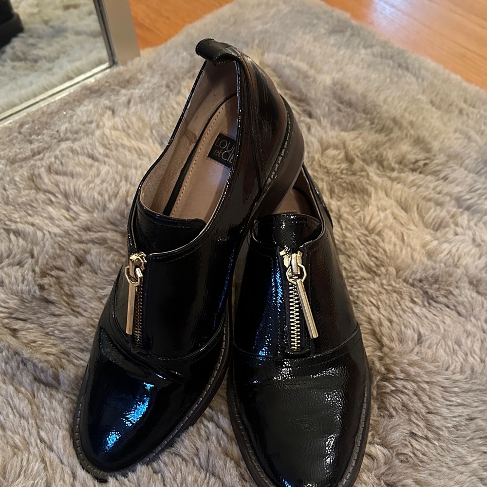 Louise et Cie Black Paten Leather Shoes with gold zipper